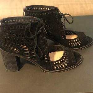 Vince Camuto tarita sandals
